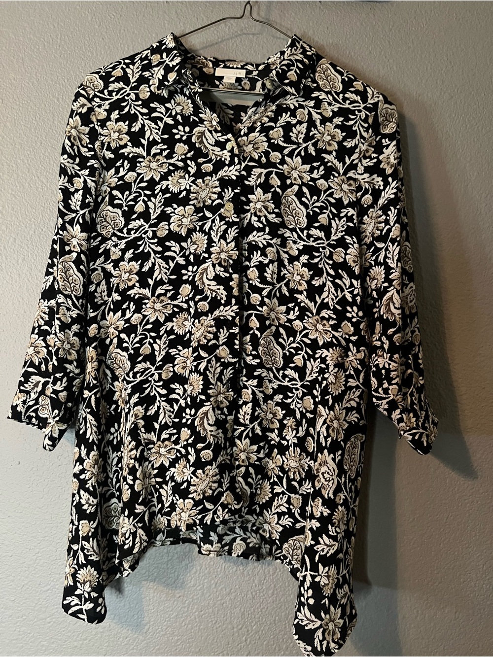 J. Jill Black Button-Front Floral Tunic with White Print